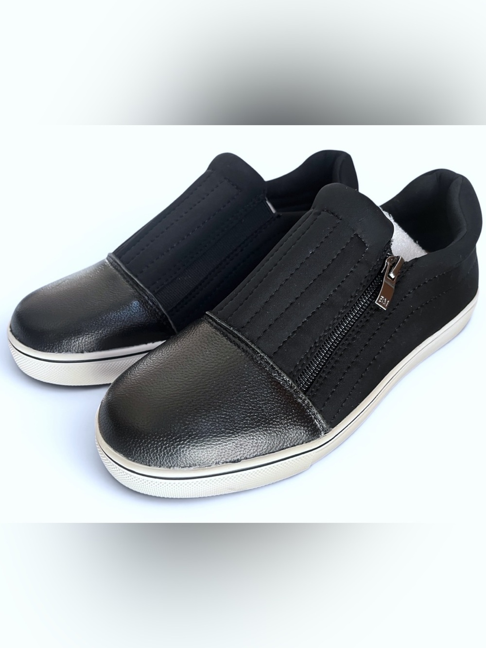 Black Slip-On Platform Sneakers with Side Zipper Women’s 5-6 EU36 Bernie Mev